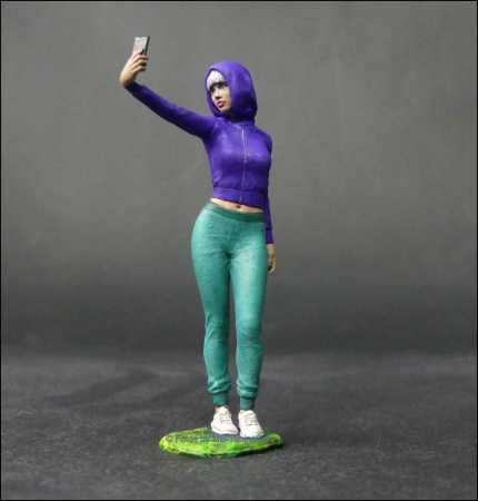 1:18 Selfie Girl - Handgemacht - 3D - Unikate -